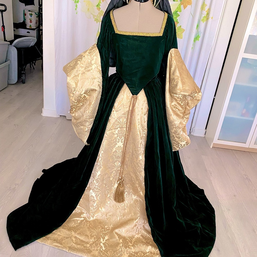 Anne Boleyn Costume